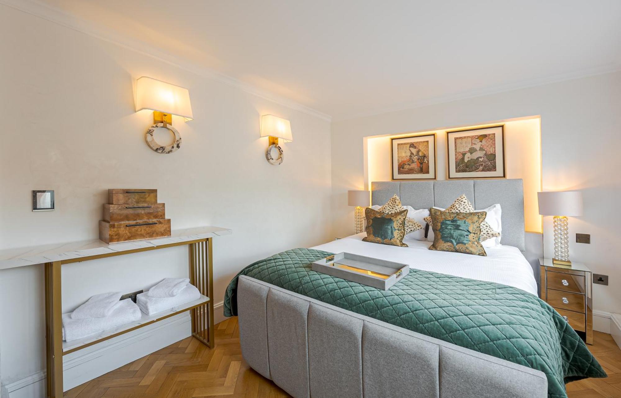 Modern Knightsbridge Apartment With Balcony Overlooking Harrods Prime Location Лондон Экстерьер фото