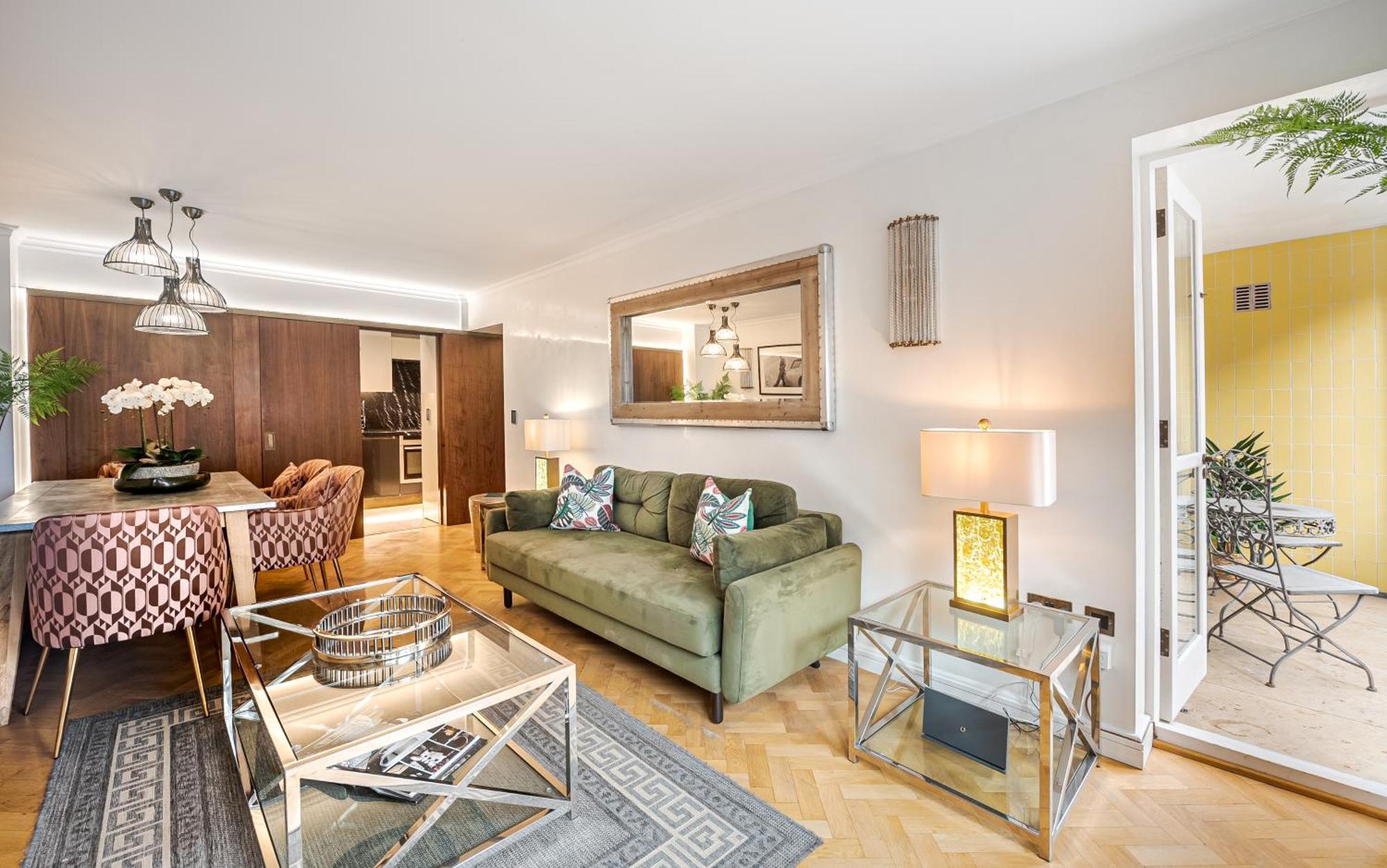 Modern Knightsbridge Apartment With Balcony Overlooking Harrods Prime Location Лондон Экстерьер фото