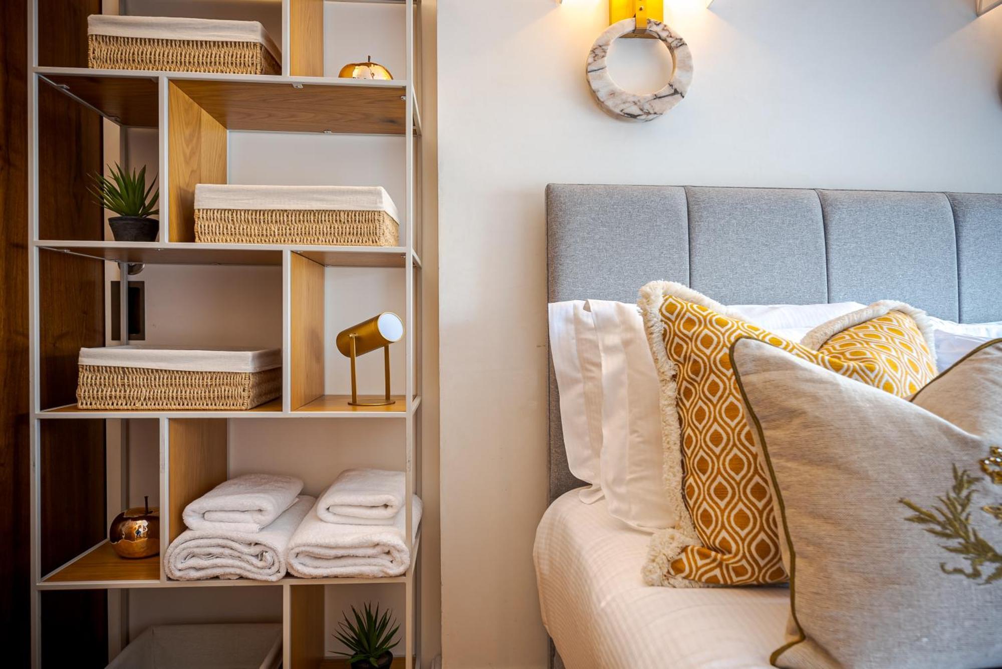 Modern Knightsbridge Apartment With Balcony Overlooking Harrods Prime Location Лондон Экстерьер фото