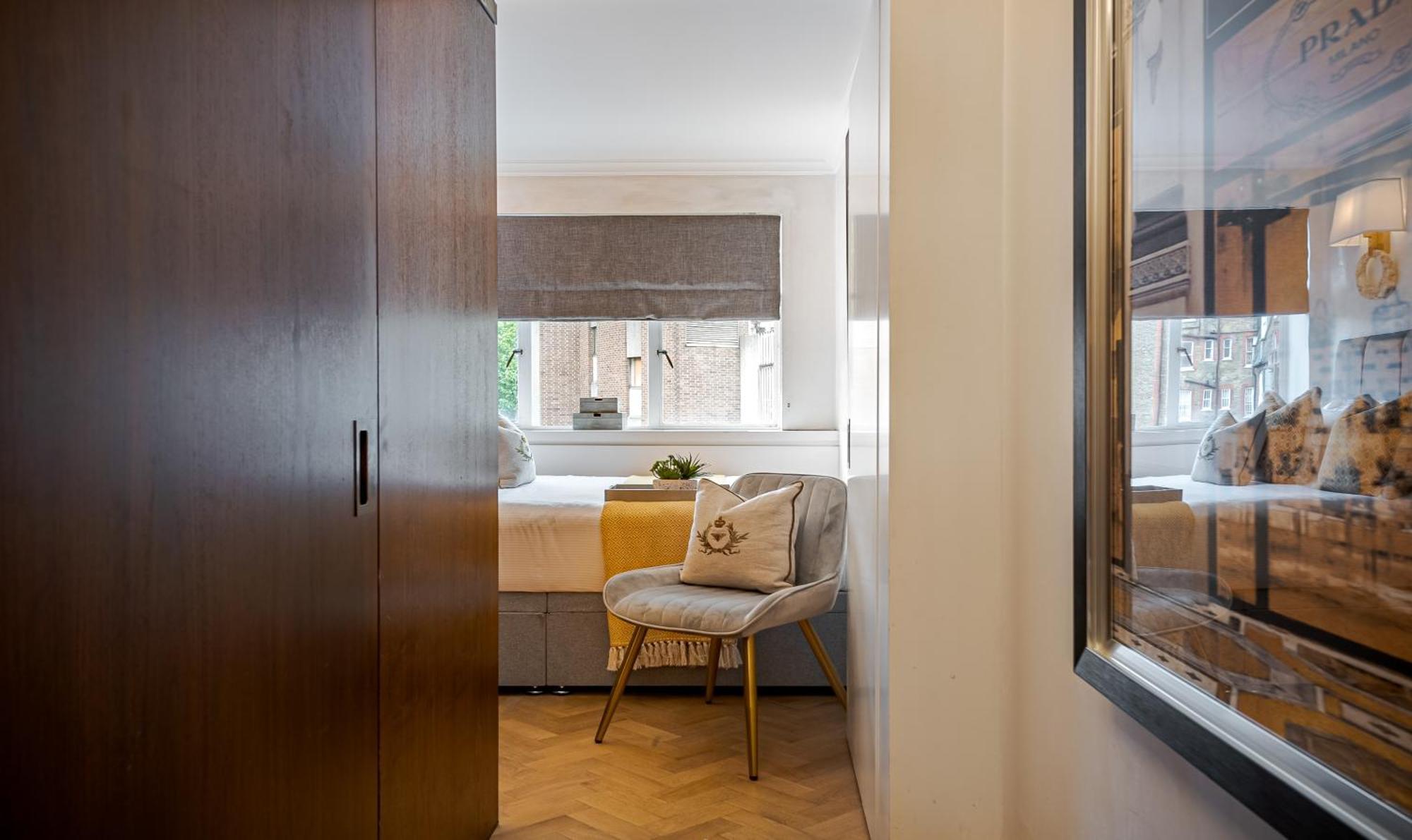 Modern Knightsbridge Apartment With Balcony Overlooking Harrods Prime Location Лондон Экстерьер фото
